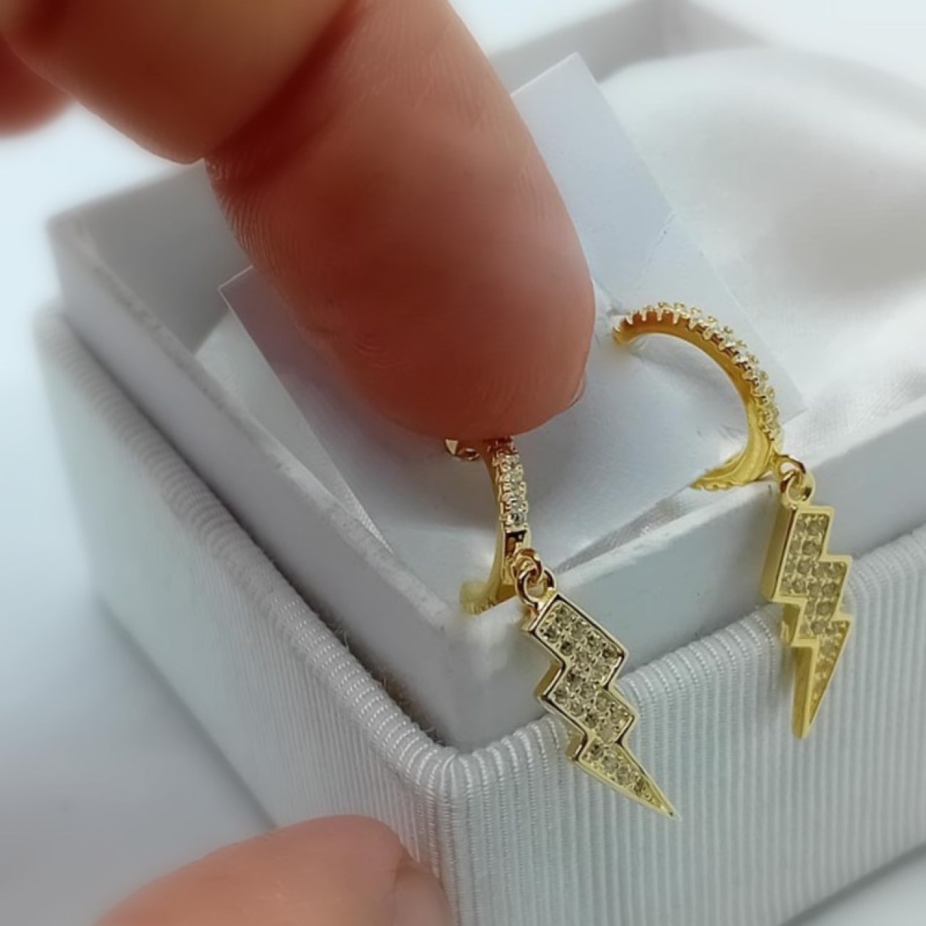 Σκουλαρίκια επίχρυσα κρεμαστά ΚΕΡΑΥΝΟΙ